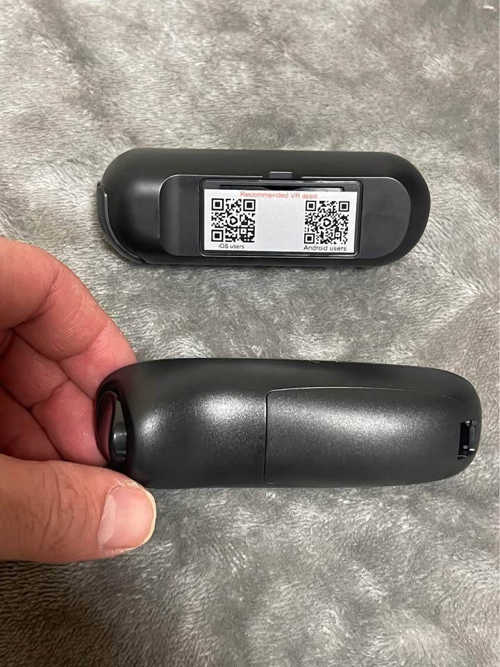 2 Bluetooth VR Remotes - photo 3