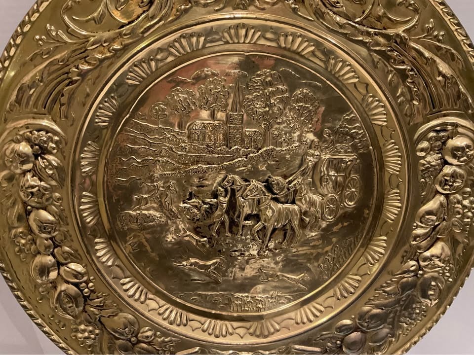 Vintage Brass Decorative Wall 20” Plate Made in England - photo 2