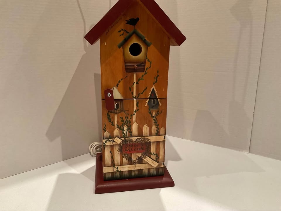 Table Lamp Handpainted Birdhouse Lamp with Cardinal Finial - photo 3