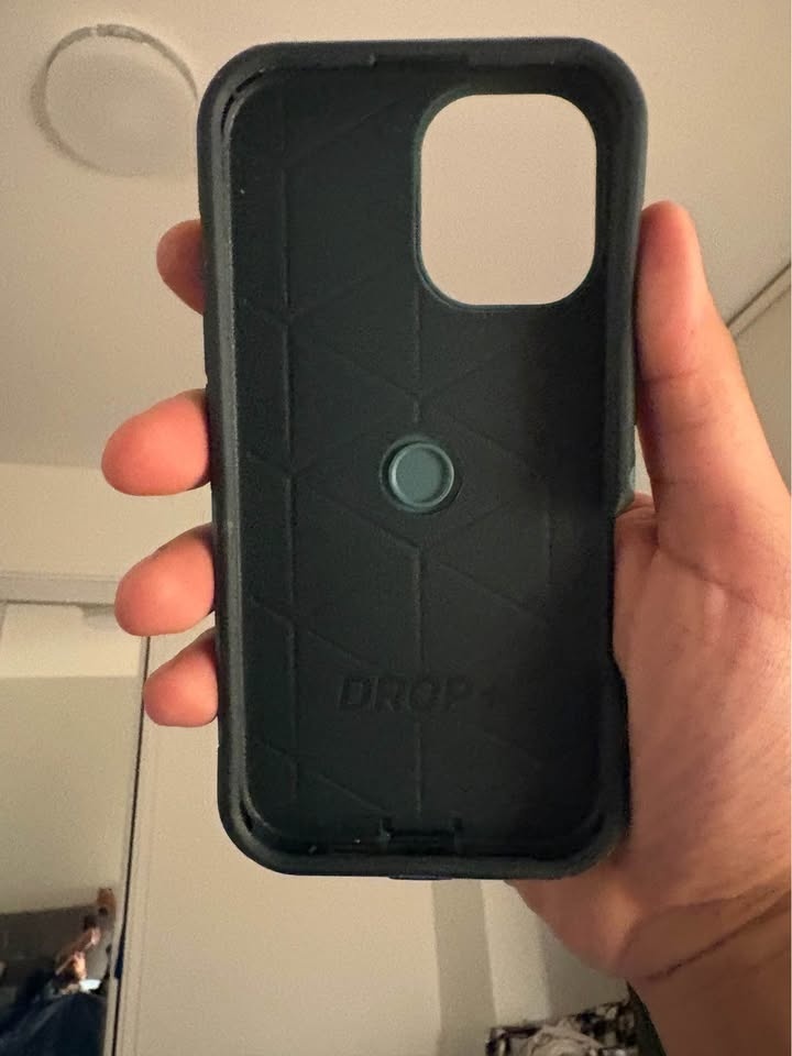 Otterbox Commuter for iPhone 16 - photo 2