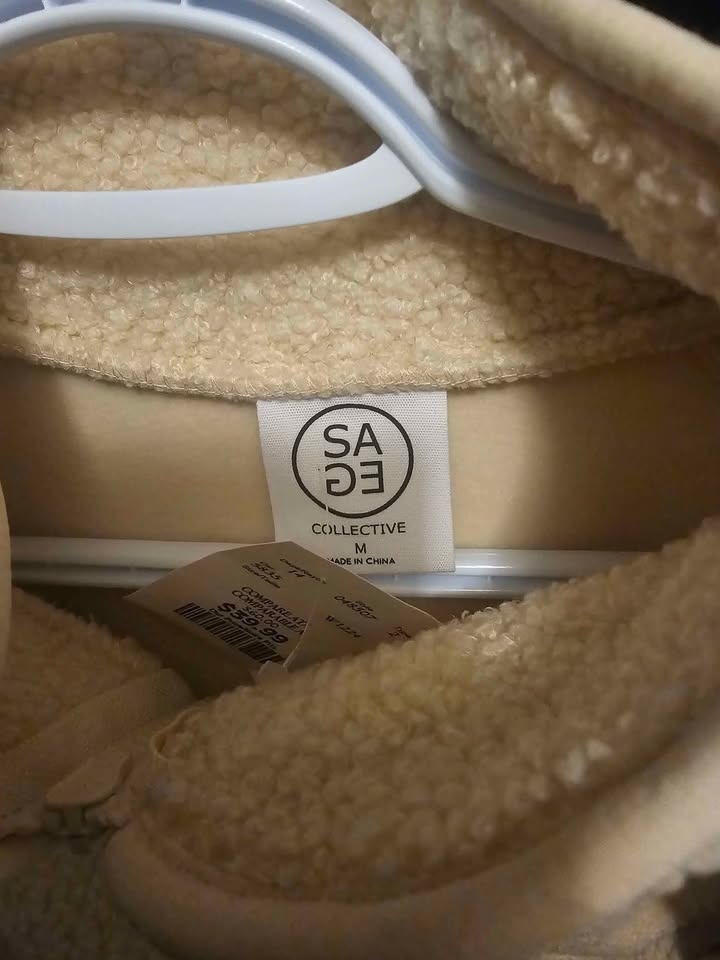 Brand new with tags - photo 3