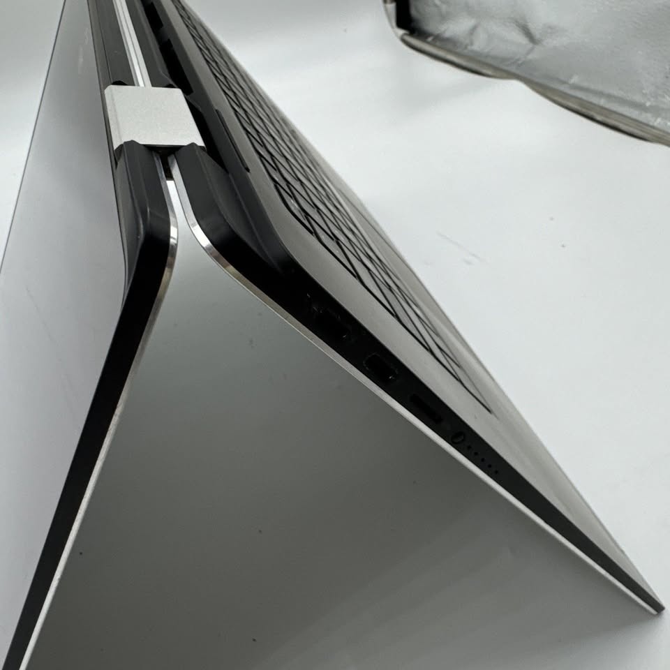 Dell XPS 15 9575 2-in-1 Touch Laptop i7 16GB RAM 512GB SSD - photo 2