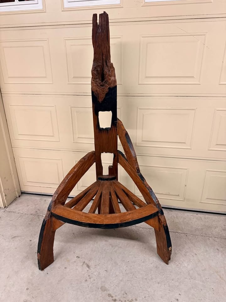 Wagon Wheel Driftwood Chair