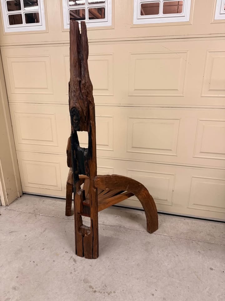 Wagon Wheel Driftwood Chair - photo 3