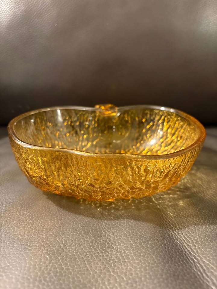 Apple Shaped Glass Serving Bowl with 2 Dessert Bowls - photo 2