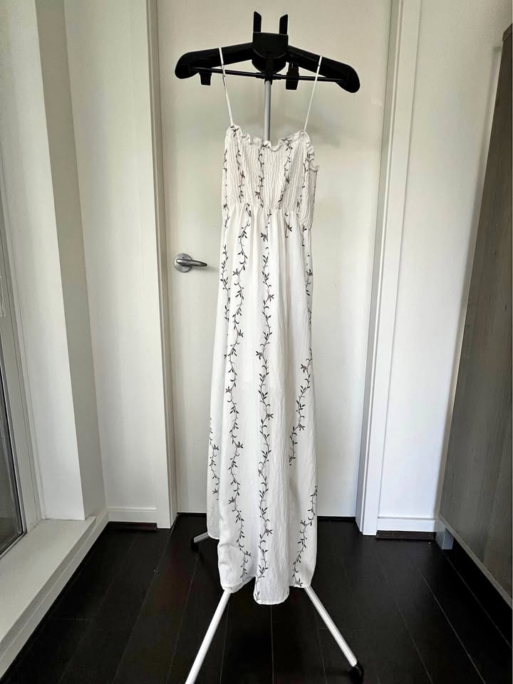 SADIE AND SAGE WHITE FLORAL MAXI DRESS