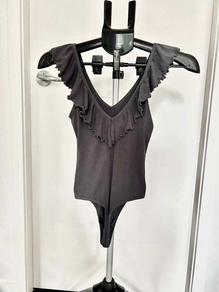 Wilfred Charcoal Body Suit With Ruffle Design