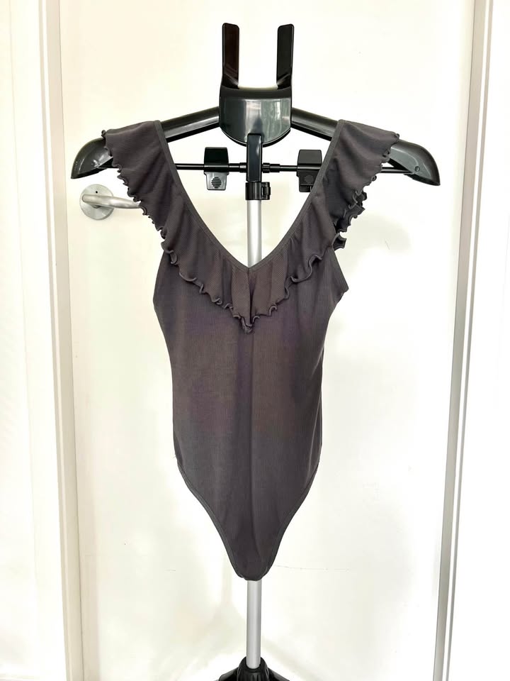 Wilfred Charcoal Body Suit With Ruffle Design - photo 2