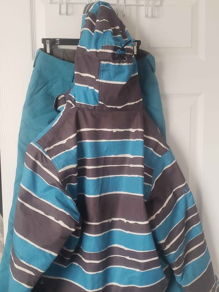 Ripzone Boys Ski/Snowboard Coat L/G Blue Striped w/ Hood - photo 4