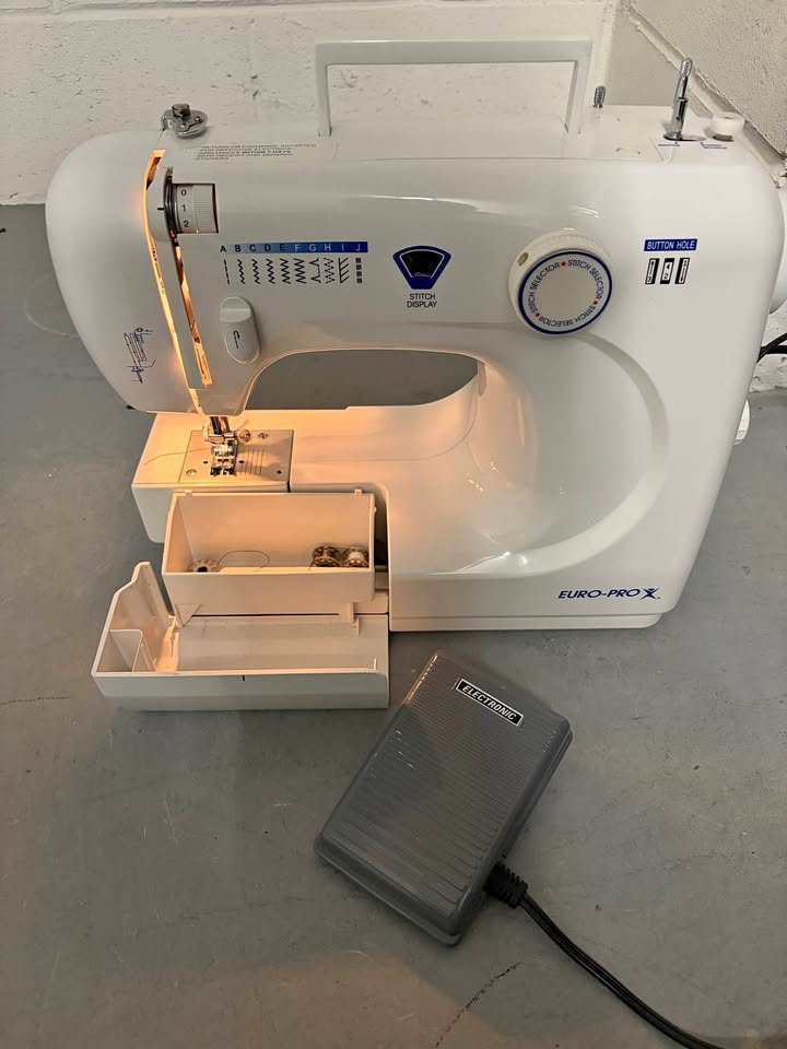 Euro-Pro X Sewing Machine Model 362C – Working, Display Loose