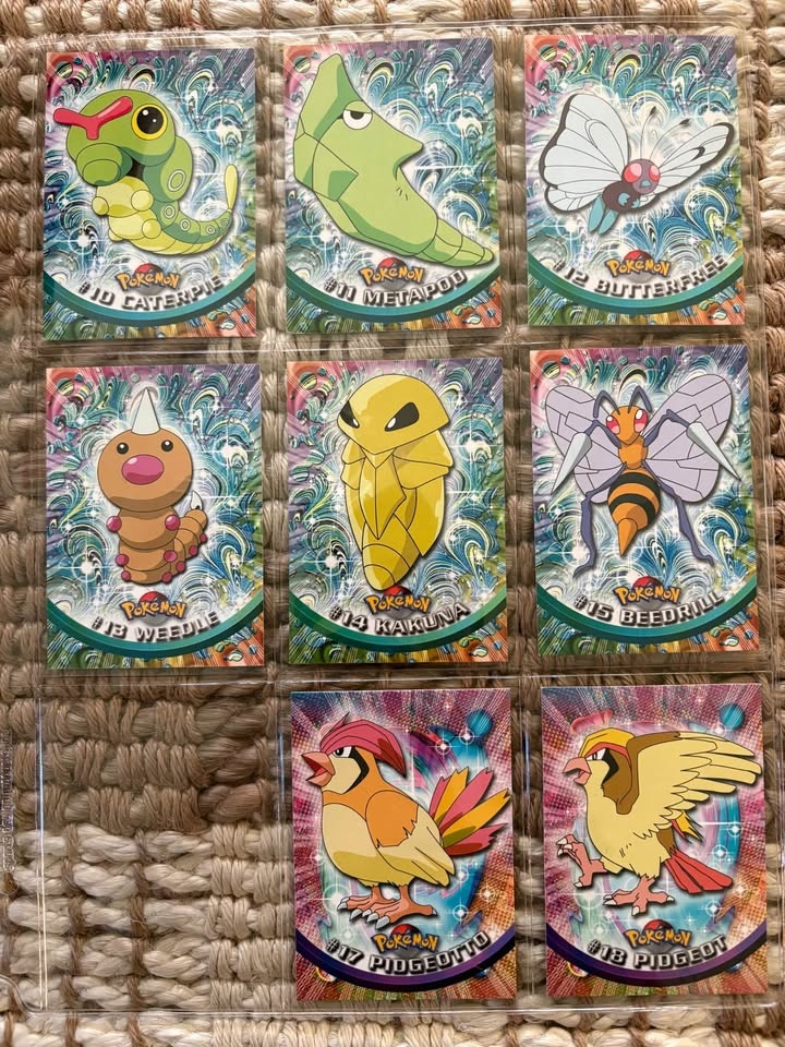 Pokémon Topps Series 1 Lot - photo 2