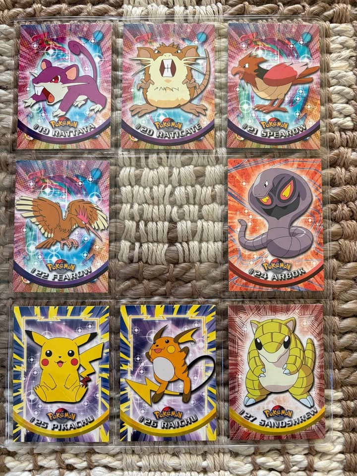 Pokémon Topps Series 1 Lot - photo 3