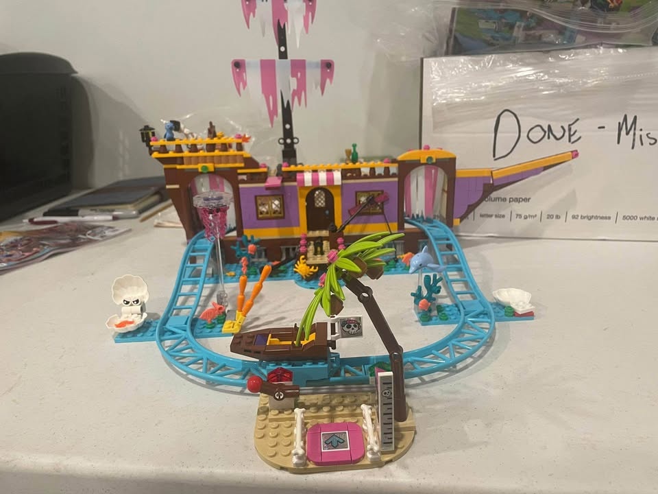 Lego Friends Heartlake City Amusement Pier - photo 3
