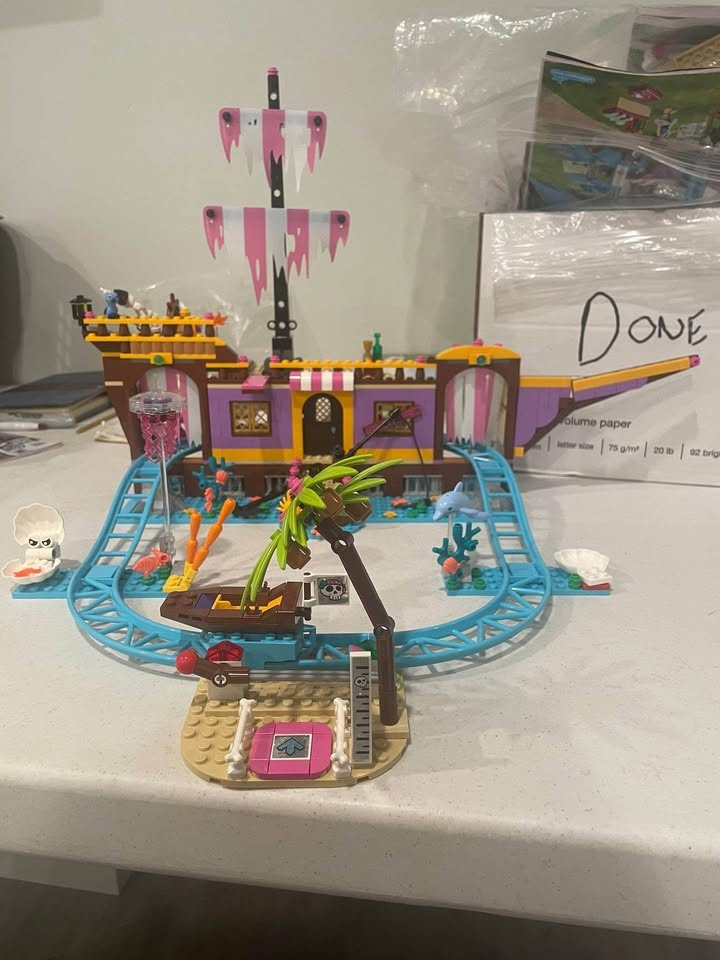 Lego Friends Heartlake City Amusement Pier - photo 4