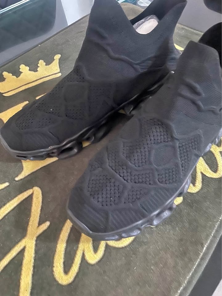 Men’s casual sneakers