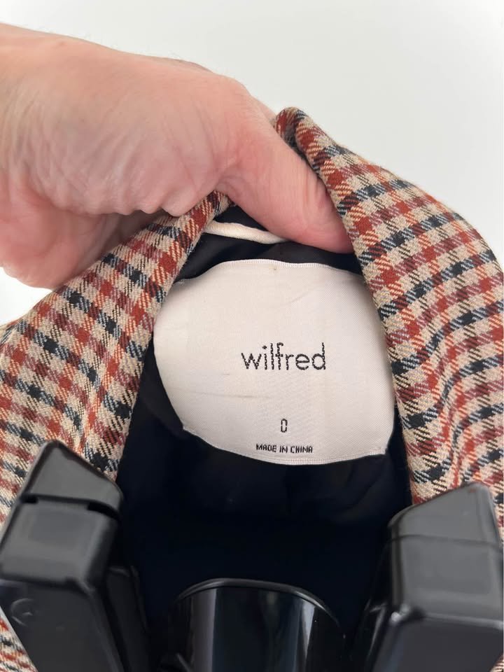 Aritzia Wilfred blazer - photo 3