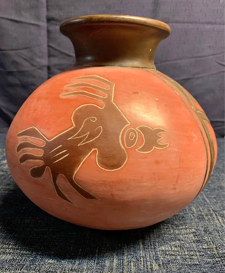 Pottery Vase - Julio Flores Chulucanas PERU