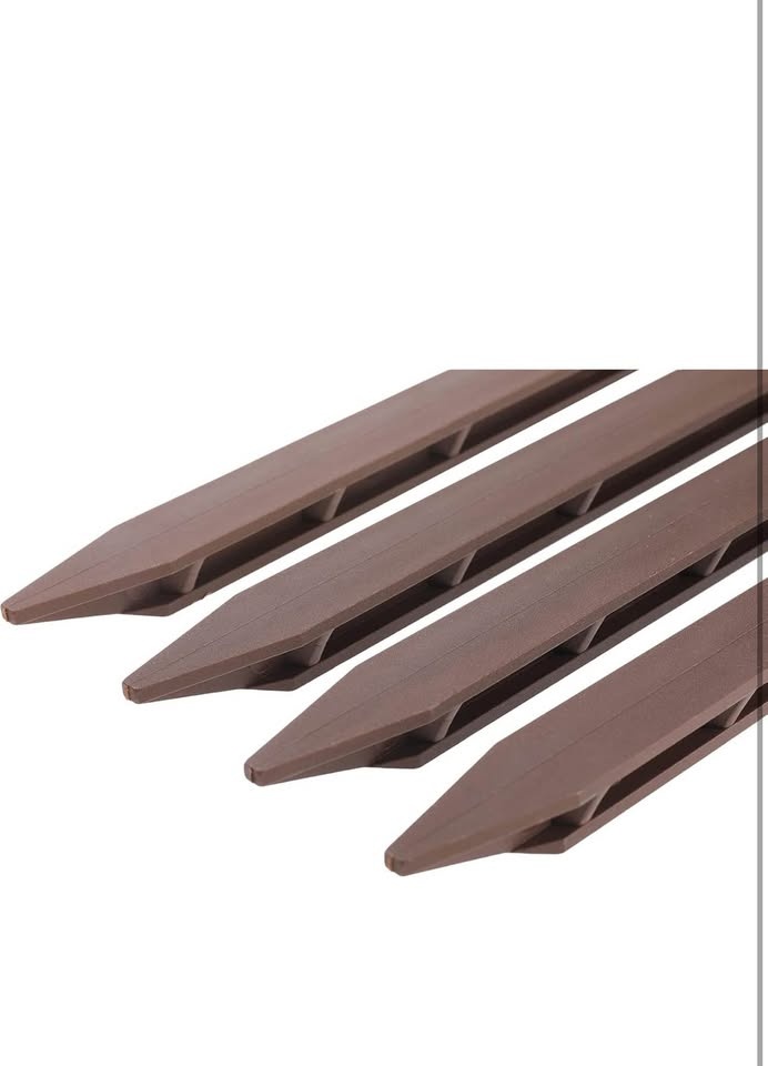 50Pcs 10in Garden Landscape Edging Stakes Plastic Garden Stakes - photo 5