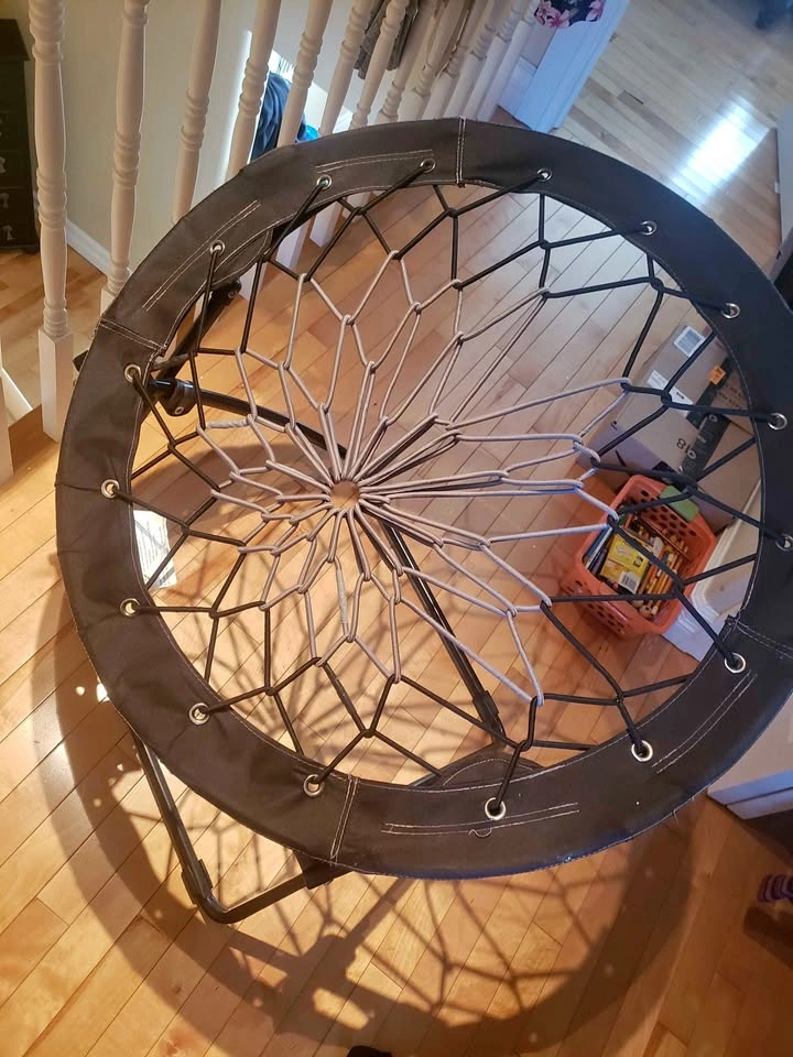 BUNGY CORD CHAIR