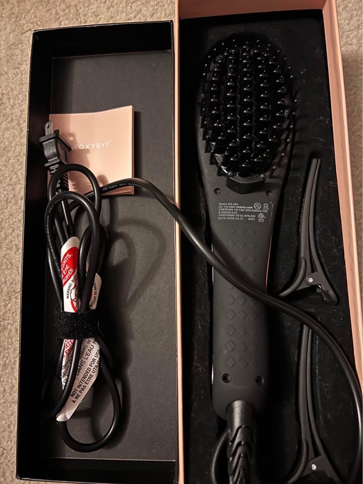Foxybae Rose Gold Hair Straightening Brush - photo 5