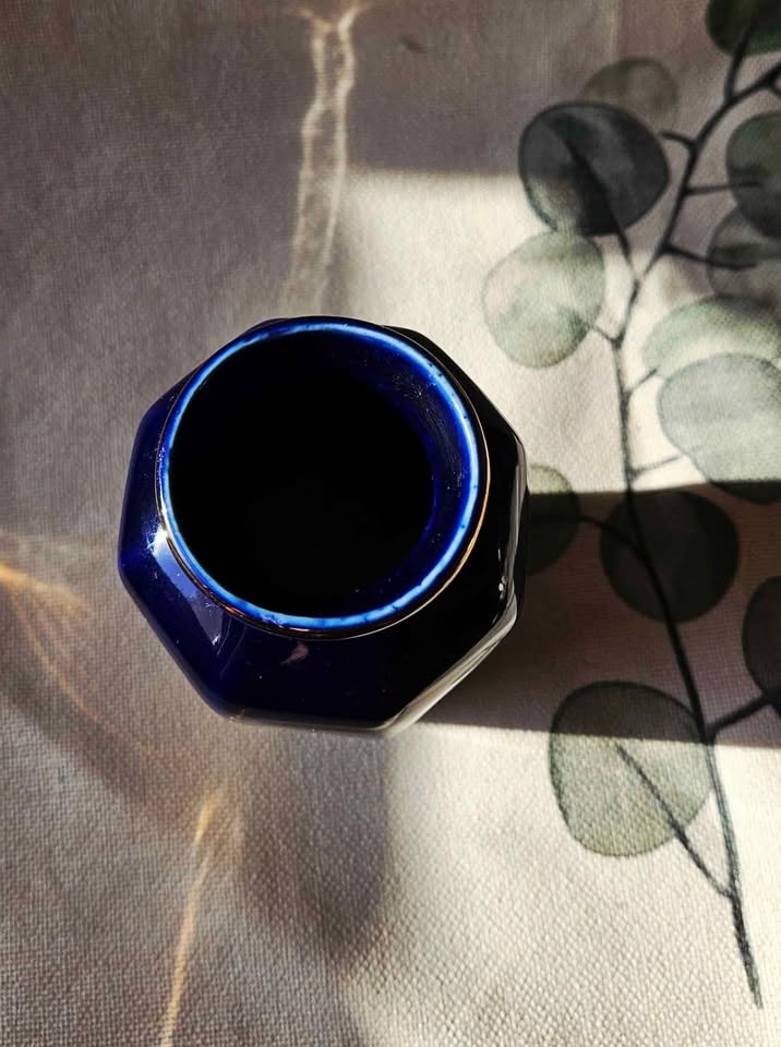 Vintage 6.5" Cobalt Blue Japanese Vase - Gold Iris - photo 3