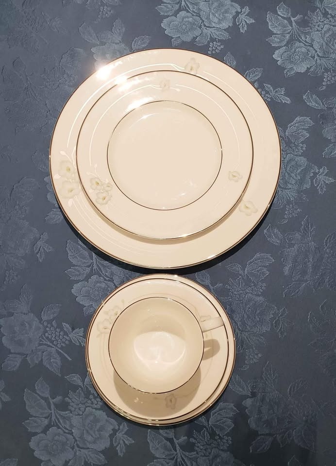 Royal Doulton Mystique H5093 Table Set - photo 3