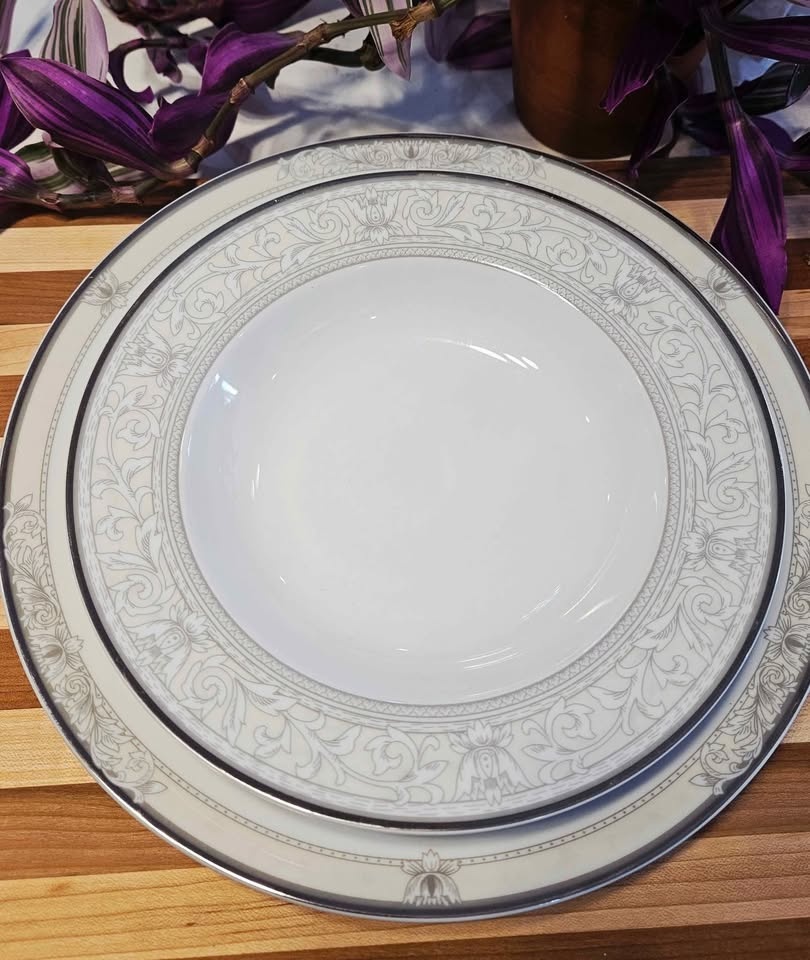 Rare Joshua Maxwell "Cambridge" 11pc Porcelain Set - photo 3