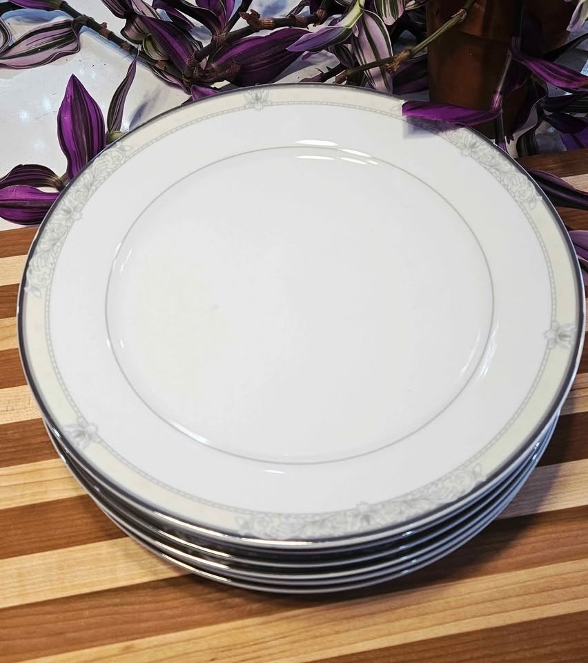Rare Joshua Maxwell "Cambridge" 11pc Porcelain Set - photo 4