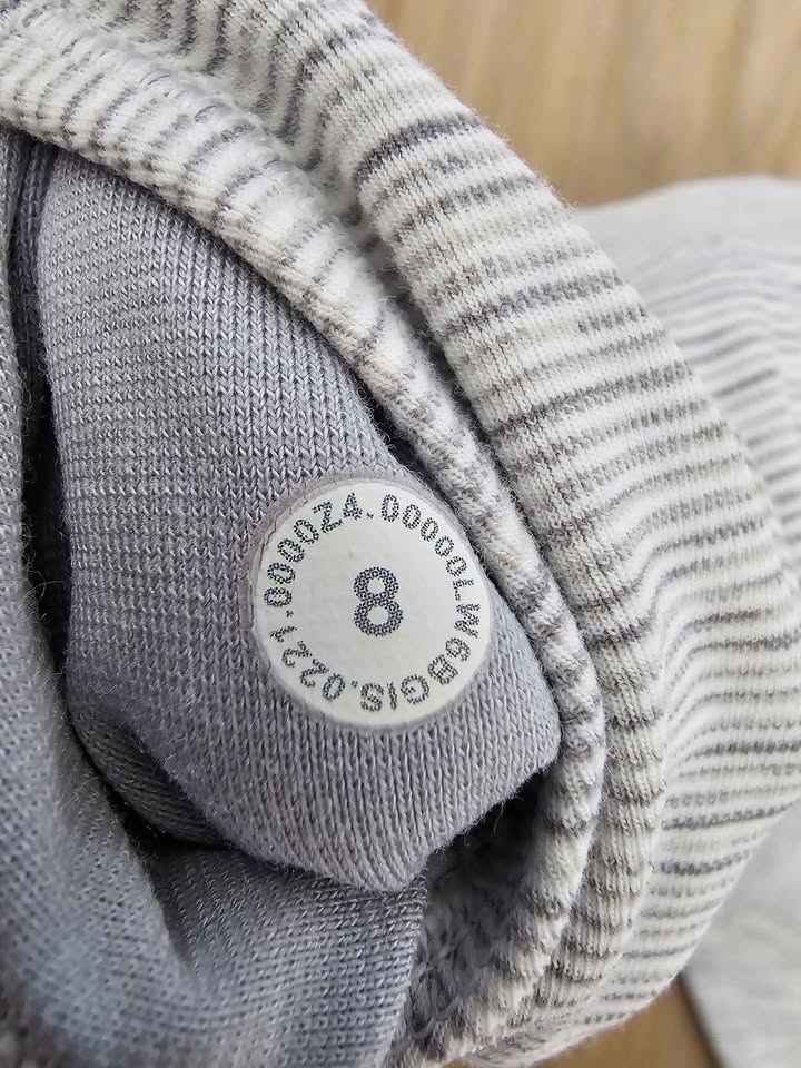 Size 8 Lululemon Align HR Leggings - 21 inch inseam - photo 4