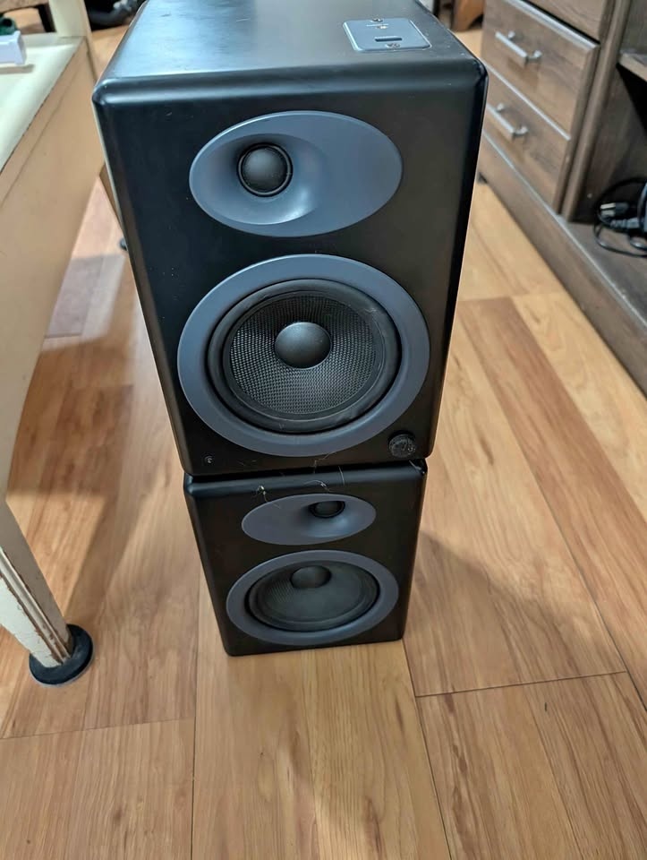 Audioengine 5 Bookshelf Speakers