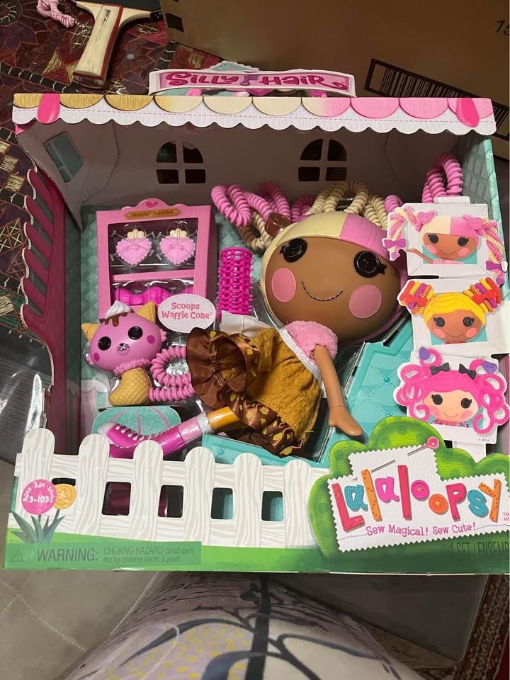 Lalaloopsy Silly Hair Doll - Scoops Waffle Cone - photo 3