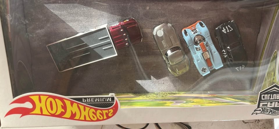 Hot Wheels 2020 Premium Cultural Box Set Carryon Jaguar - photo 5
