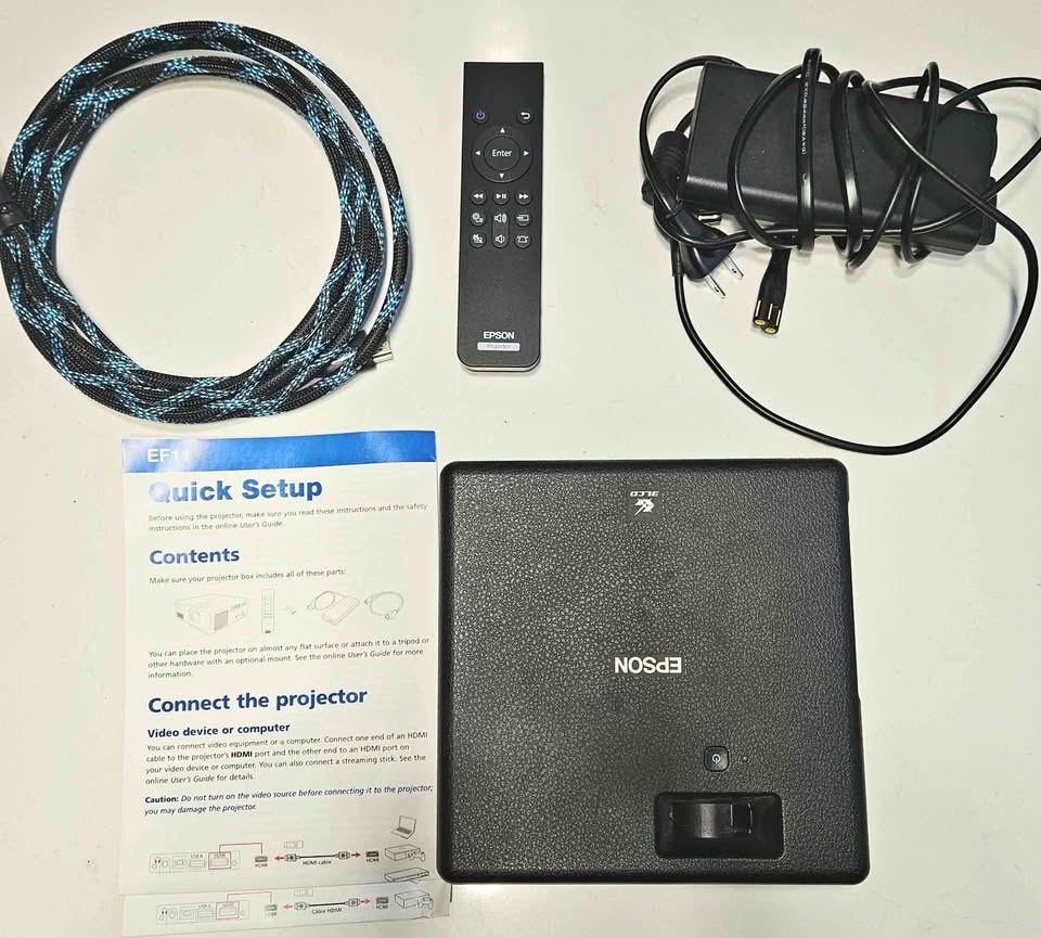 Like new Epson EpiqVision Mini EF-11 Laser Projector < 50 hours