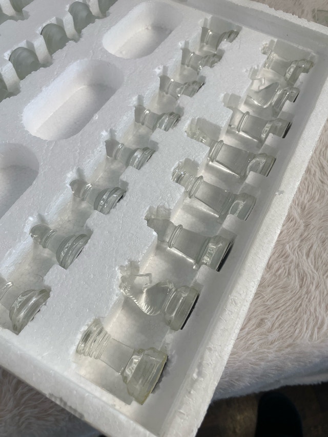 Vintage 1980’s Glass Chess Set - photo 3