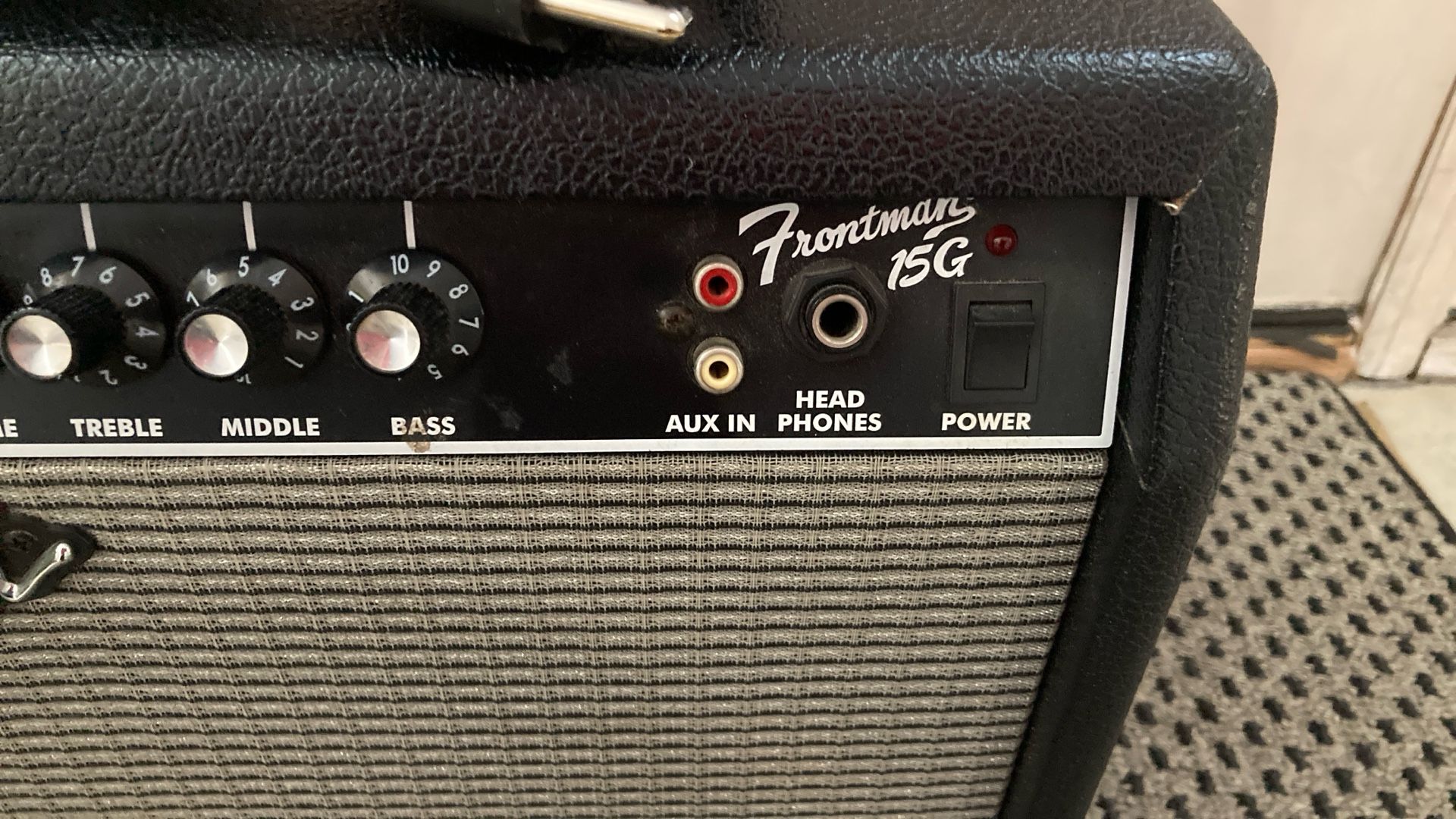 Fender Frontman 15G 1x8" Guitar Combo Amp - photo 2