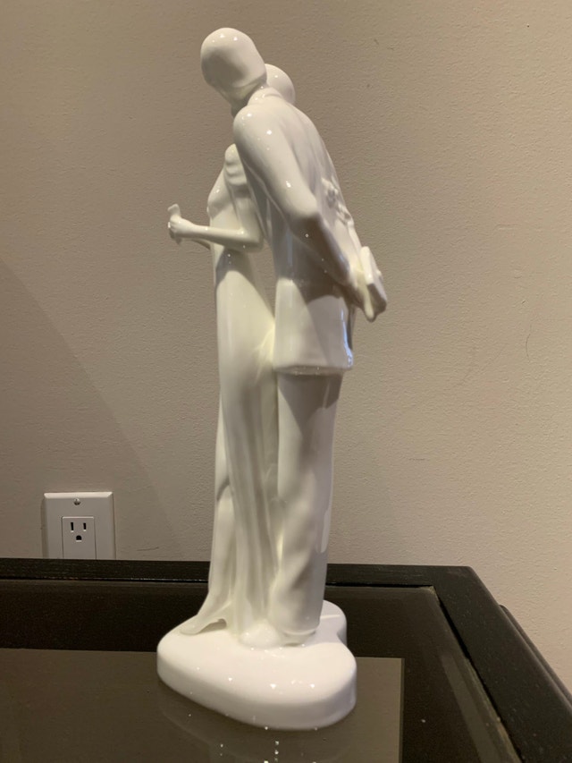 Royal Doulton Bone China Figurine Brand New - photo 2