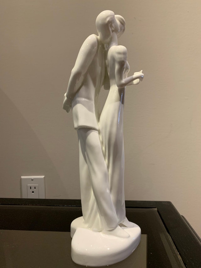 Royal Doulton Bone China Figurine Brand New - photo 4