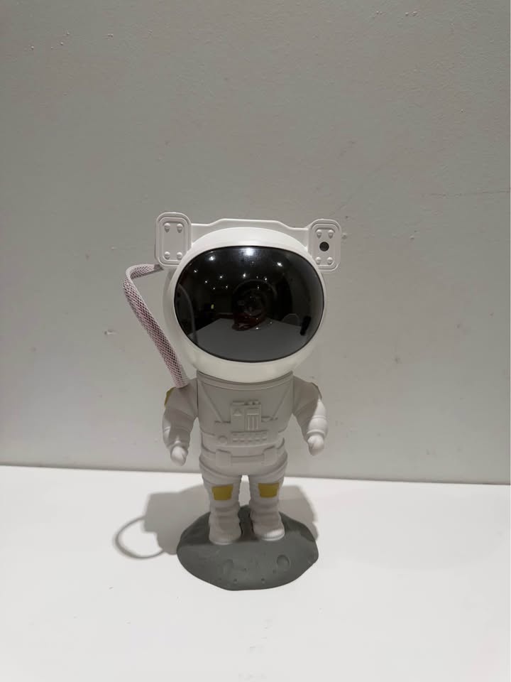 ✨ Astronaut Galaxy Projector – Used, Excellent Condition ✨ - photo 5