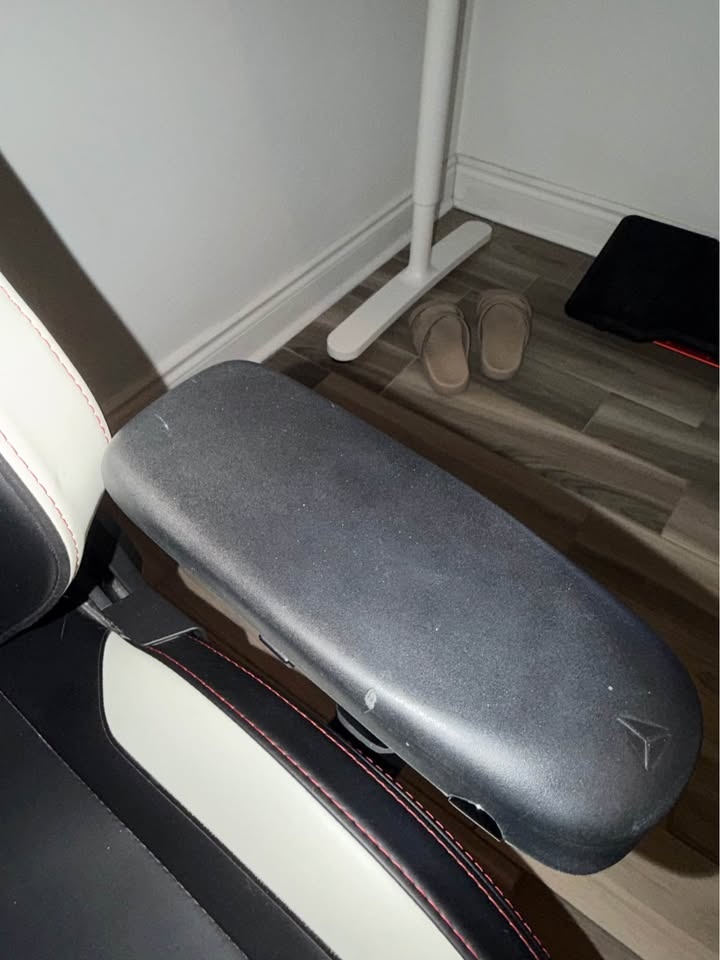 Secretlab TITAN Evo 2022 Gaming Chair – Black & White - photo 5