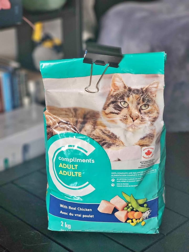 Compliment Adult DRY Cat Food