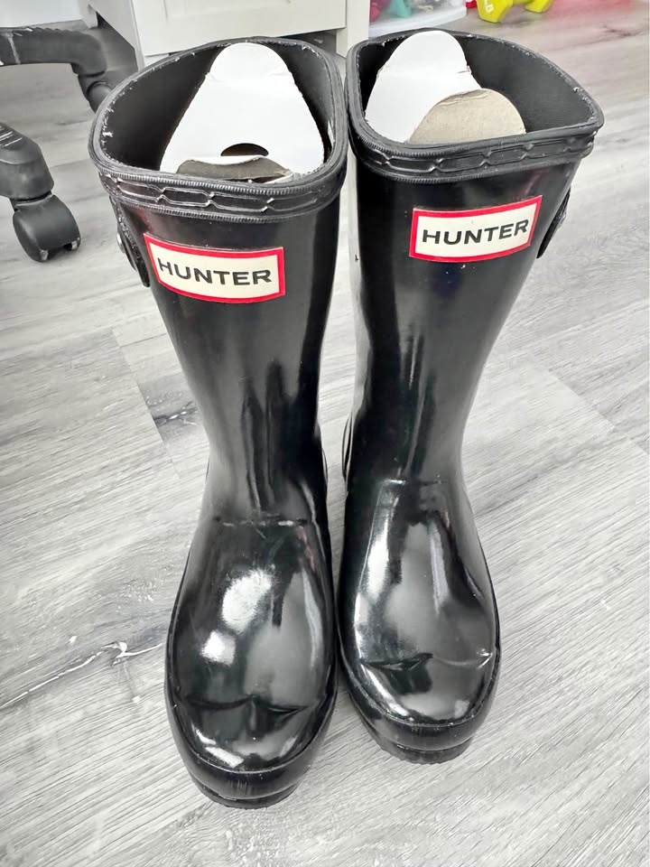 Hunter girls rain boots size 13(19cm)