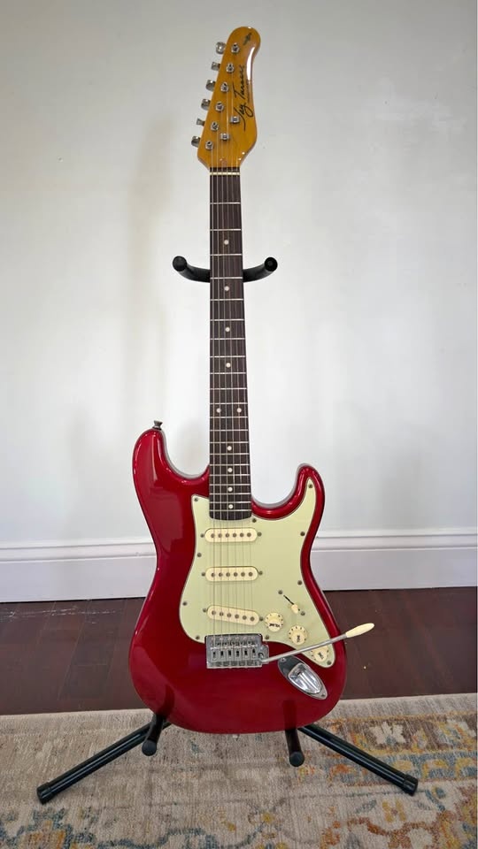 Jay Turser JT-30-MRD 3/4 Electric Guitar - Metallic Red