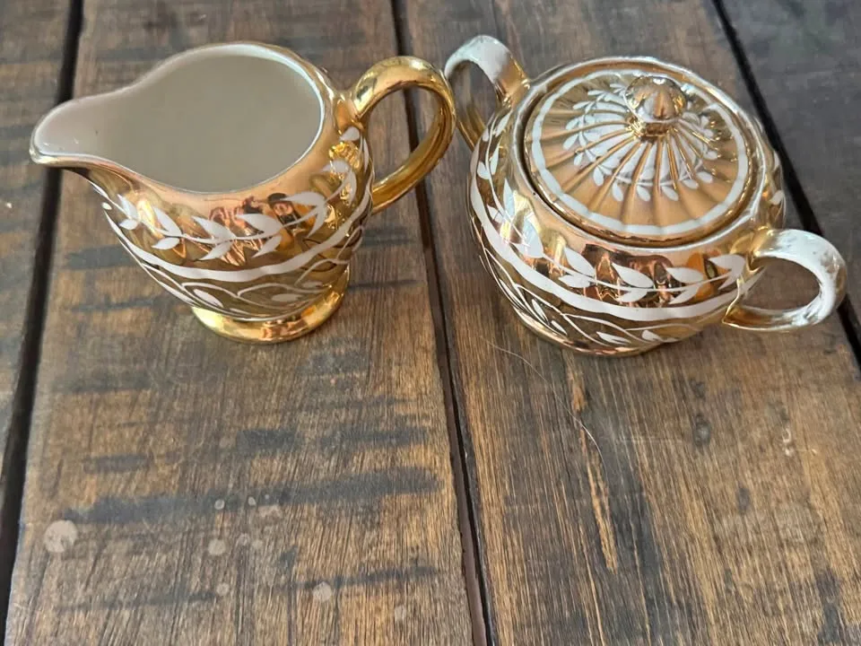 Vintage Sadler Gold Lustre Swirl Sugar Bowl and Creamer thumbnail