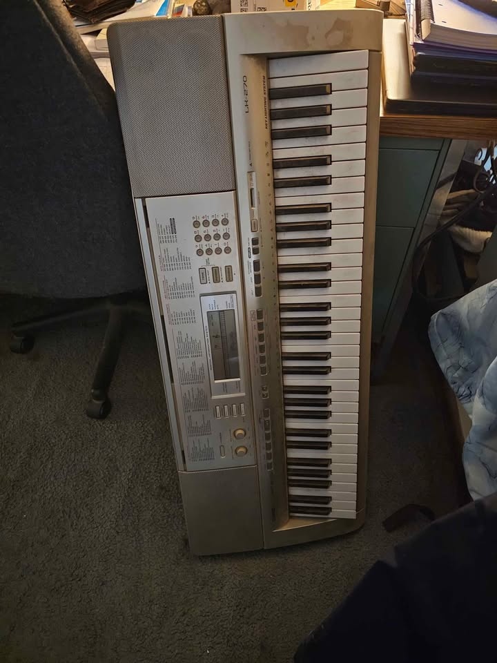Casio LK 270 Premium Keyboard