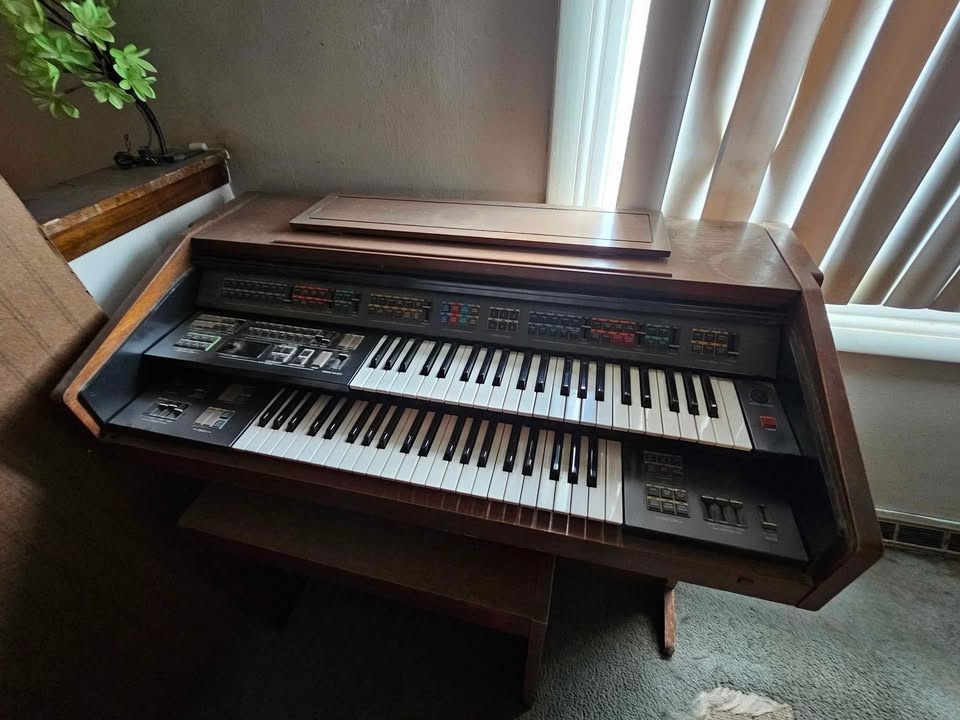 Yamaha Electone F-55