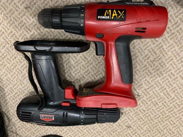 Cordless drills with different batteries