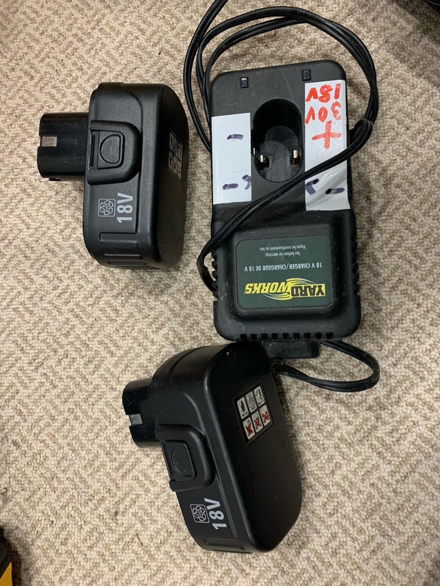 Cordless drills with different batteries - photo 3