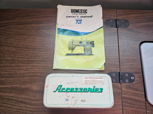 Vintage Domestic Sewing Machine, Model 707 - photo 4