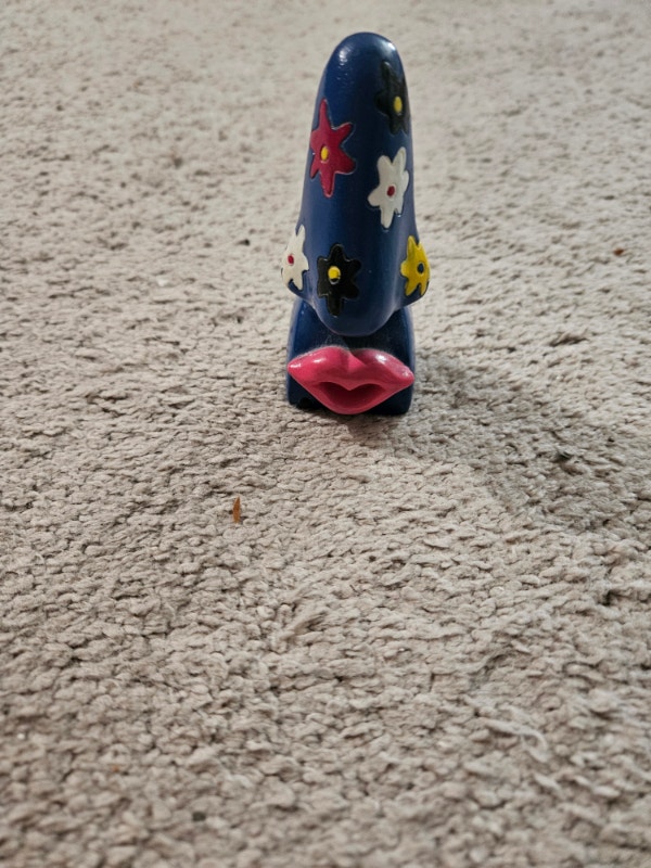 Cute Decorative Glasses Holder