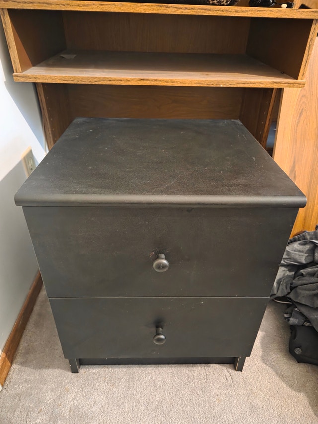 2-Drawer Solid Wood Nightstand / Bedside Table 15x16x19"